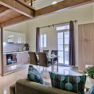 Charming 1 Bedroom Off Republic Street Sleeps 4 Appartamento